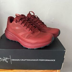 Arcteryx Norway LD 3 Mens 8 Pompeii Labrynth Trail Running